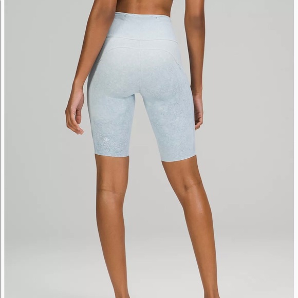 Fast and Free High-Rise Short 10" Size 6 NWT - Picture 3 of 4